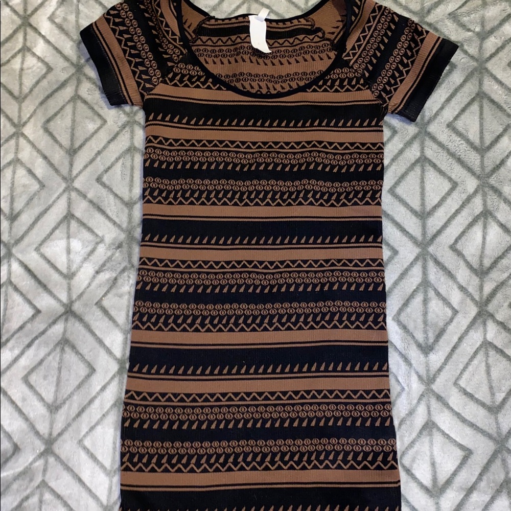 Form fitted dress (Stretchy)